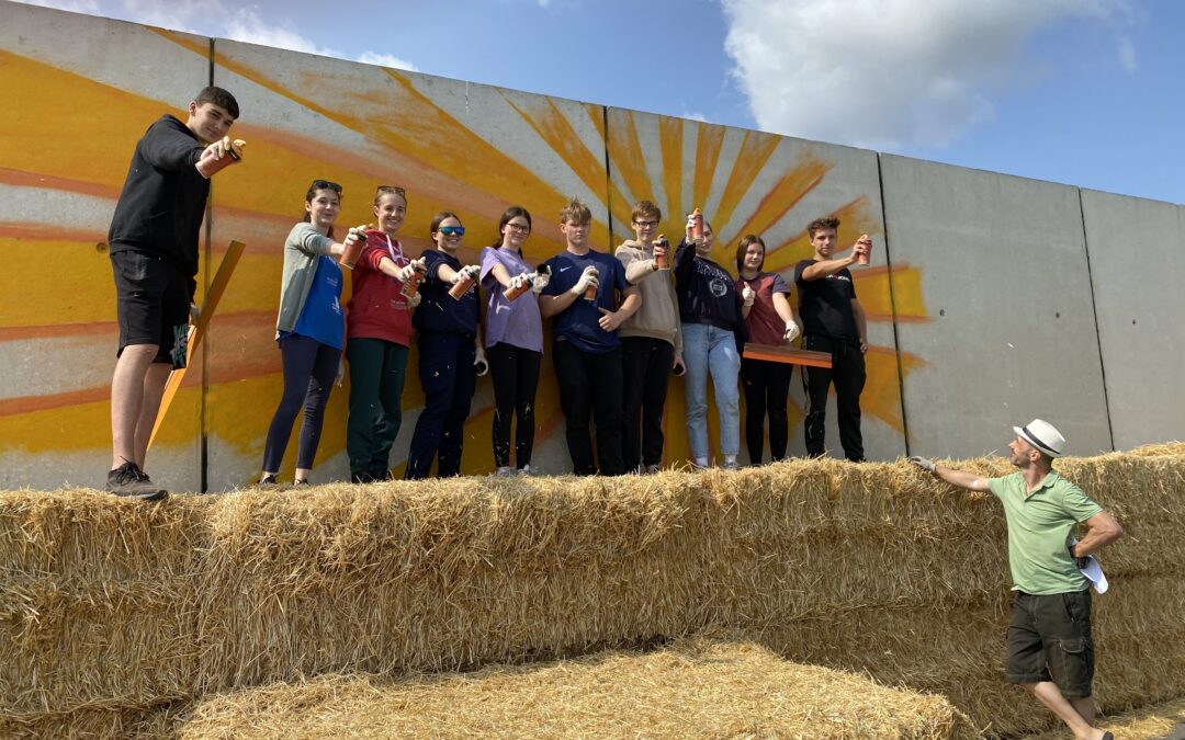 Agrargesellschaft Pfiffelbach erhält Graffiti durch die Schüler der ansässigen Schule